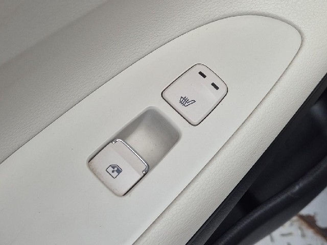 6071502294R19.jpg
