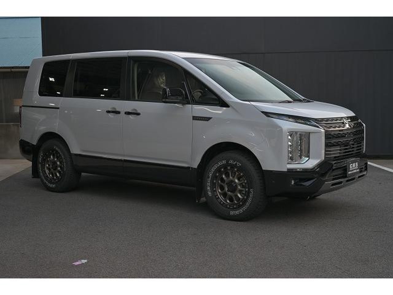 2025 Mitsubishi Delica, photo 1 of 1