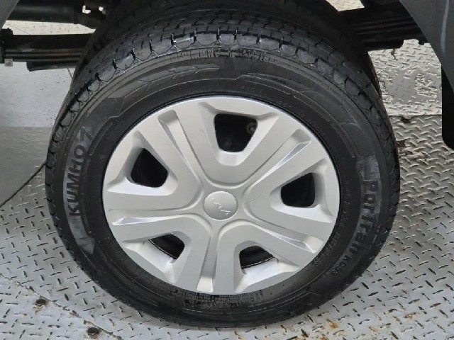 6081500693R18.jpg