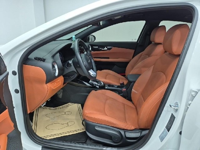 6081000696R11.jpg