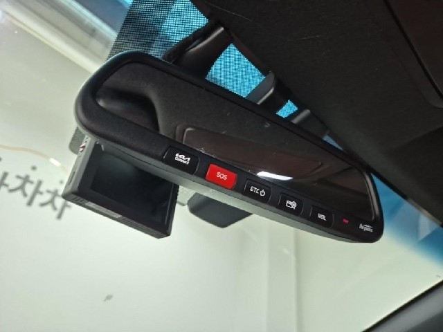 6081000696R16.jpg