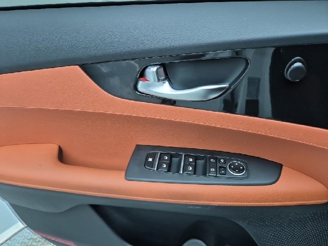 6081000696R18.jpg