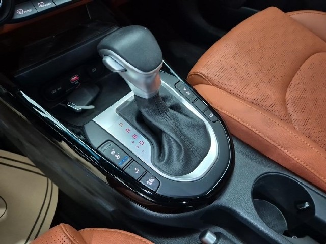 6081000696R8.jpg