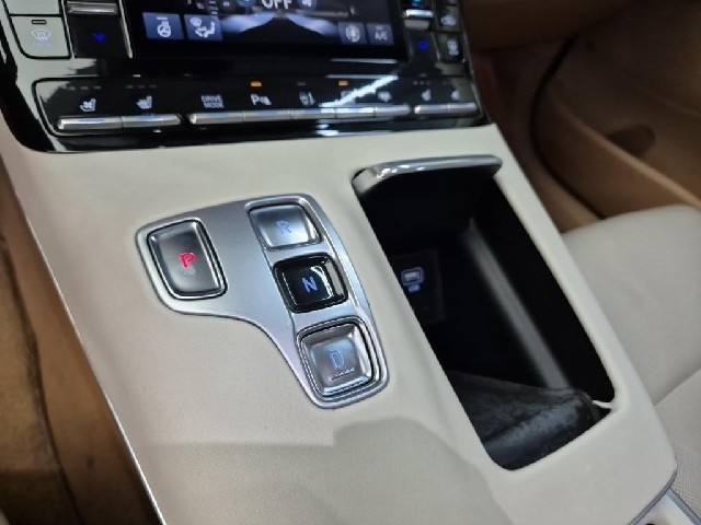 6061000696R8.jpg