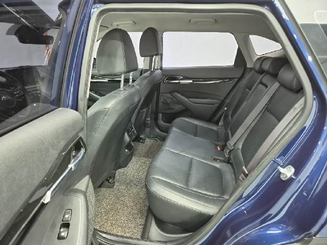 6061000686R12.jpg
