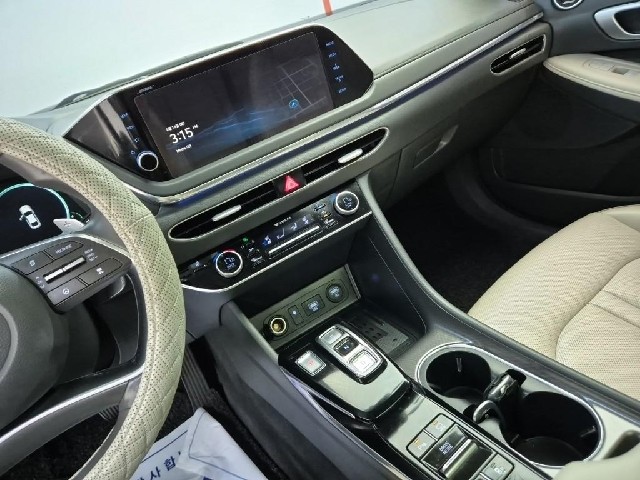 6061500586R10.jpg