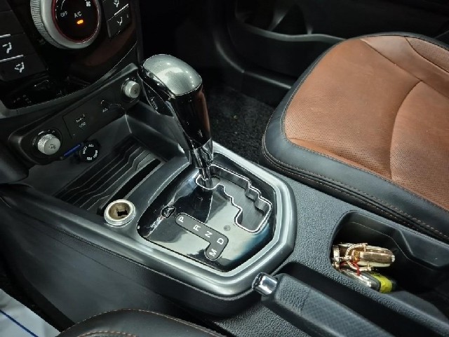 6051000787R8.jpg