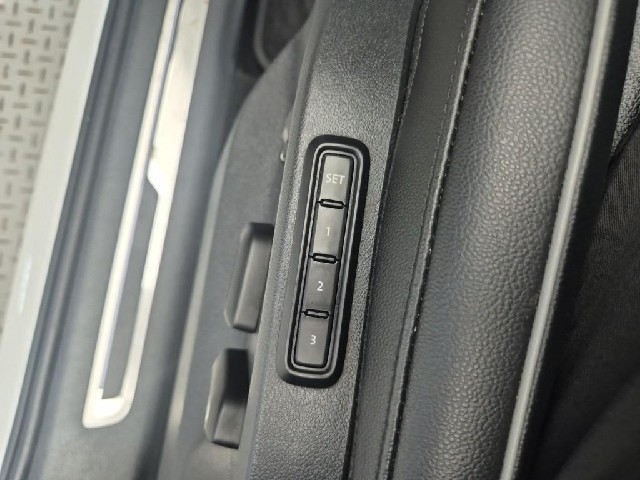 6051501938R15.jpg