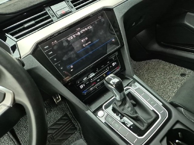 6031002755R10.jpg