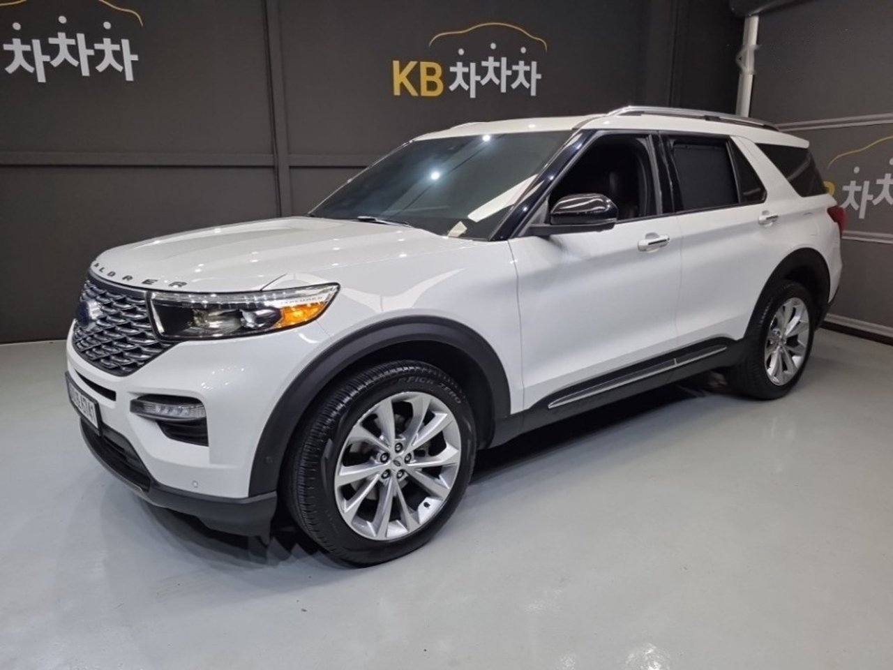 2021 Ford Explorer, photo 1 of 1