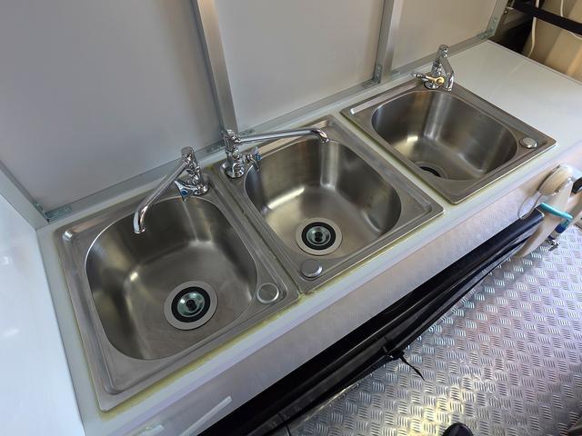 0402291A30251204W00107.jpg