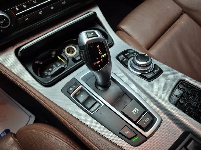 6021001586R8.jpg