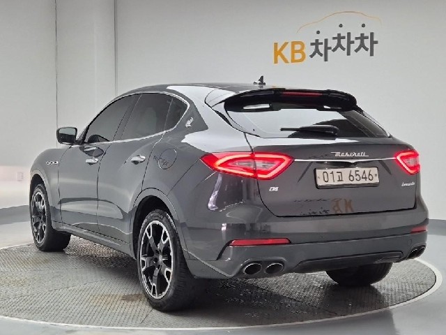 6011001105R2.jpg