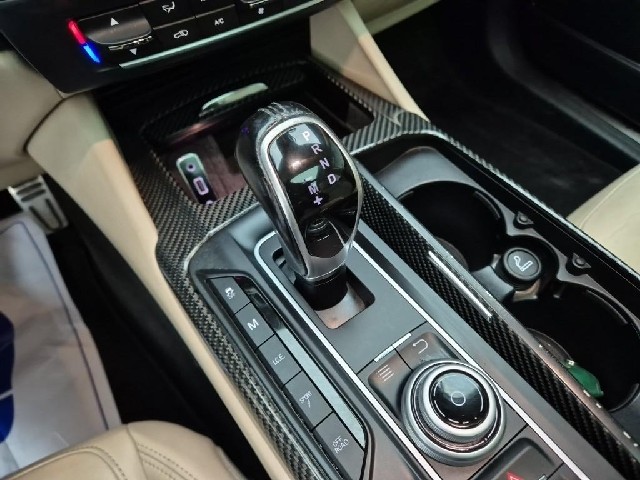 6011001105R8.jpg
