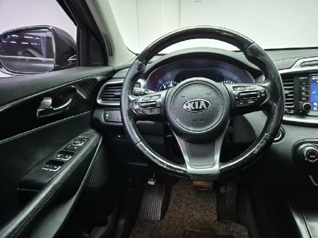 5121000185R9.jpg