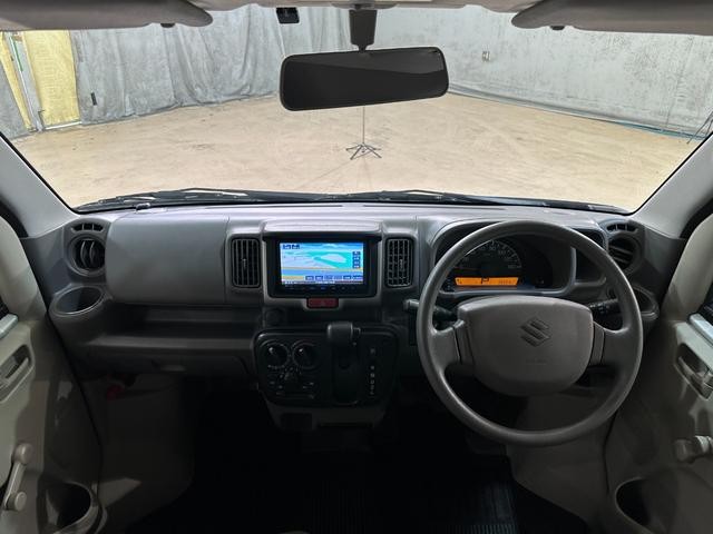 0509824A30261013W00309.jpg