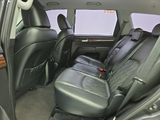 6081001663R12.jpg