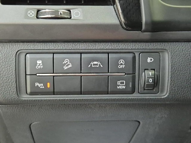 6081501767R18.jpg