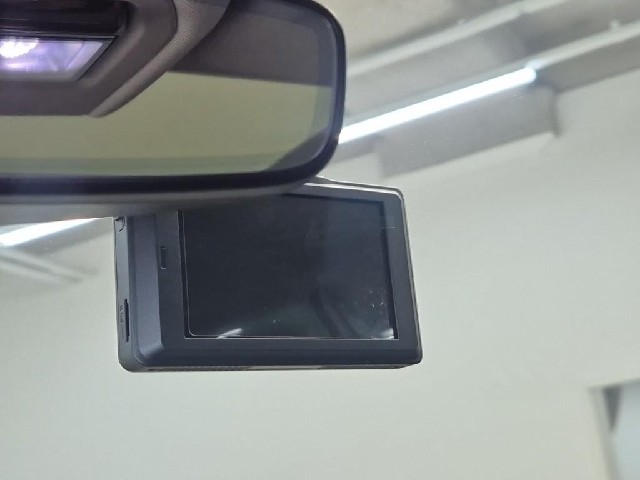 6081501168R18.jpg