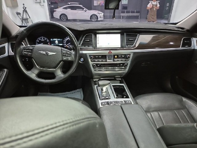 6081002379R7.jpg