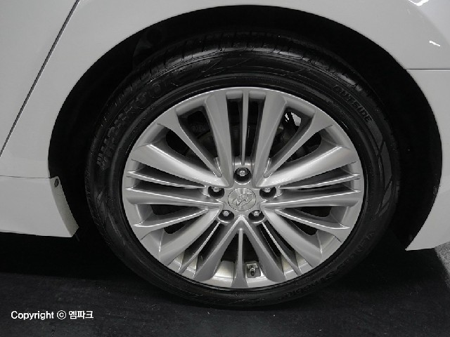 6081001837R12.jpg