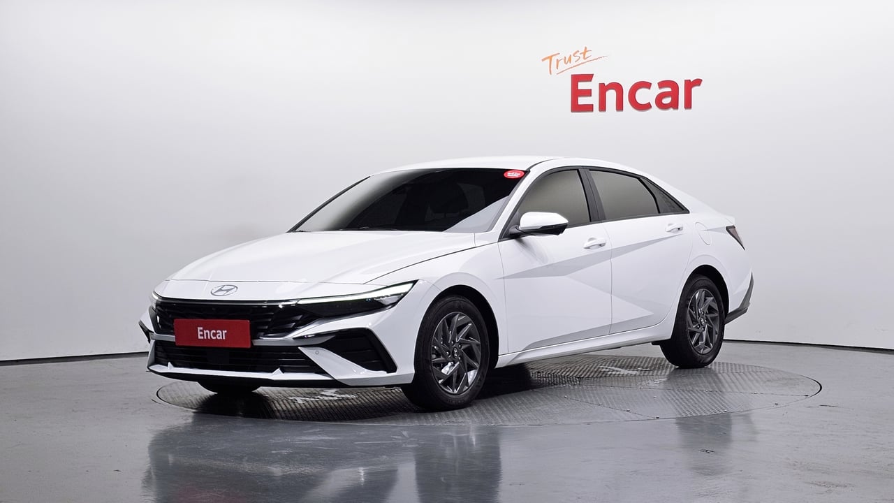 2023 Hyundai Avante, photo 1 of 1