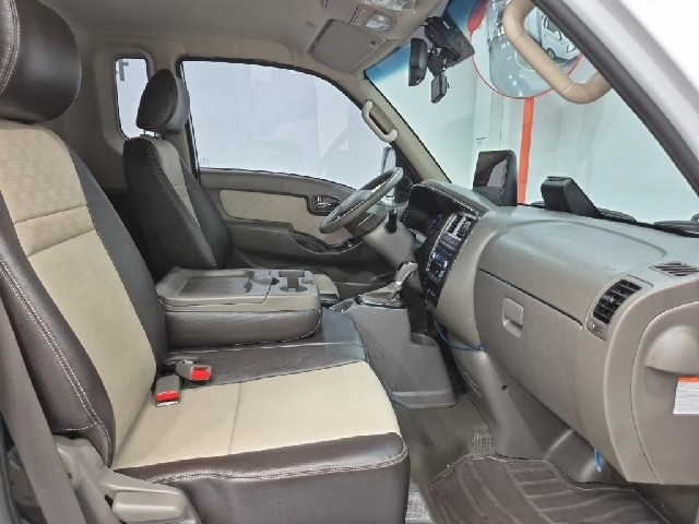 6081000999R12.jpg