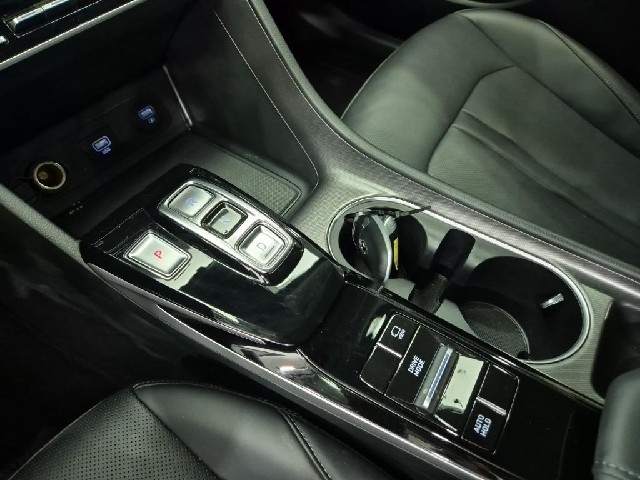 6081001035R8.jpg