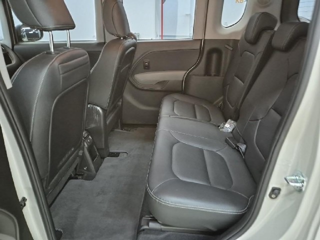 6061502294R12.jpg