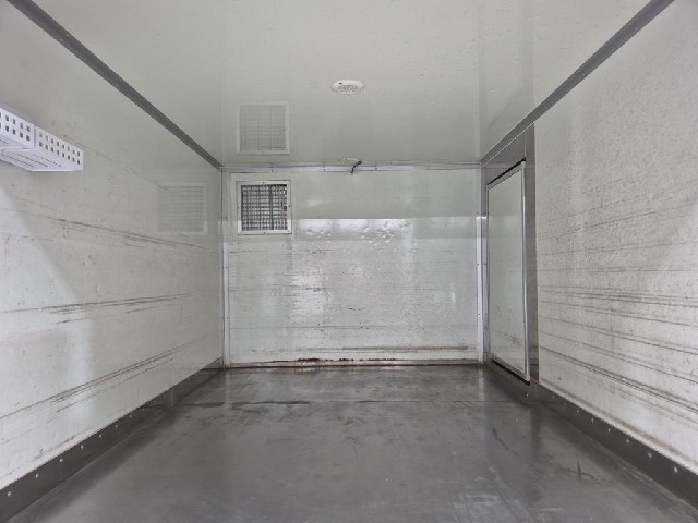 6061000607R17.jpg
