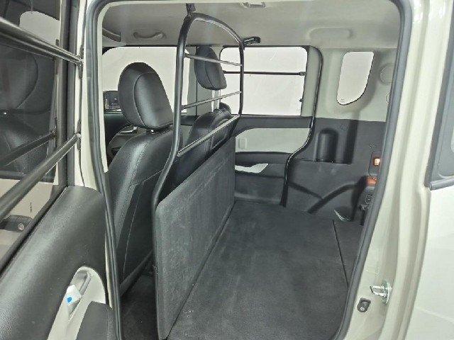 6051000759R12.jpg