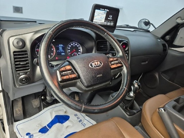 6051500541R8.jpg