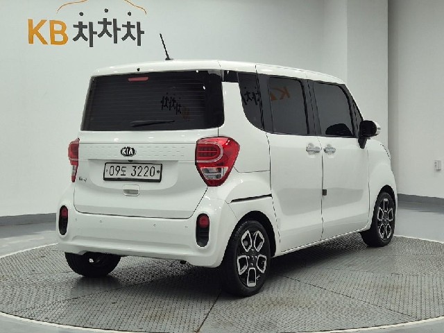6051000943R3.jpg