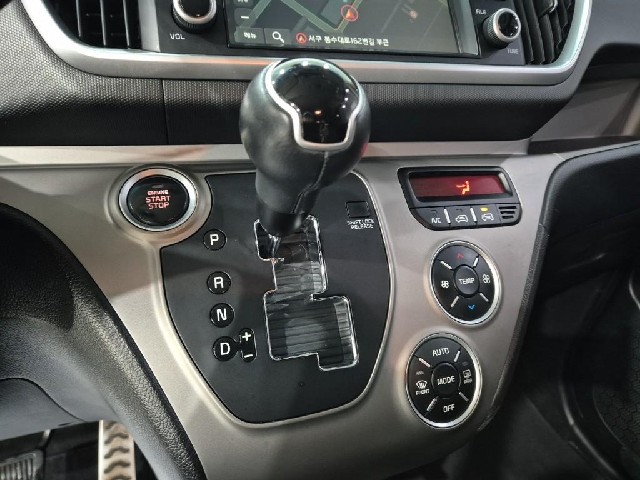 6051000943R8.jpg