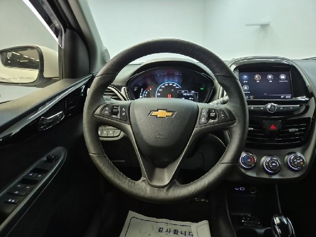 6051501151R9.jpg