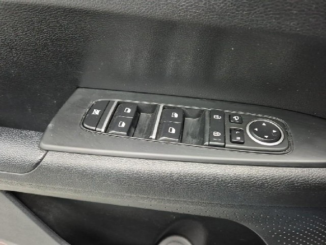 6101000196R18.jpg