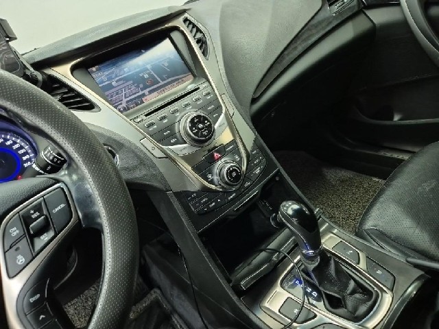 6101000234R10.jpg