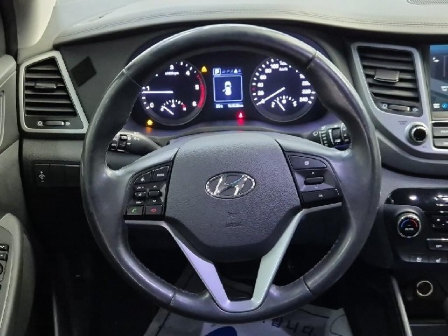 6071000235R9.jpg