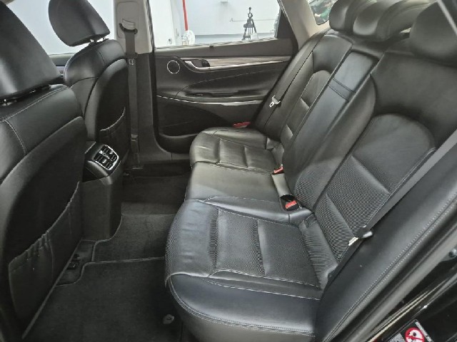 6051501144R12.jpg