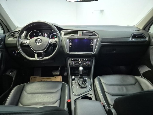 6051501952R7.jpg