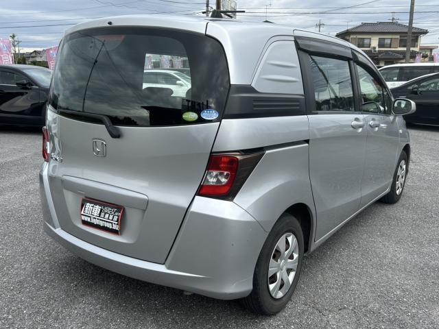 14731307_carP_l_8.jpg