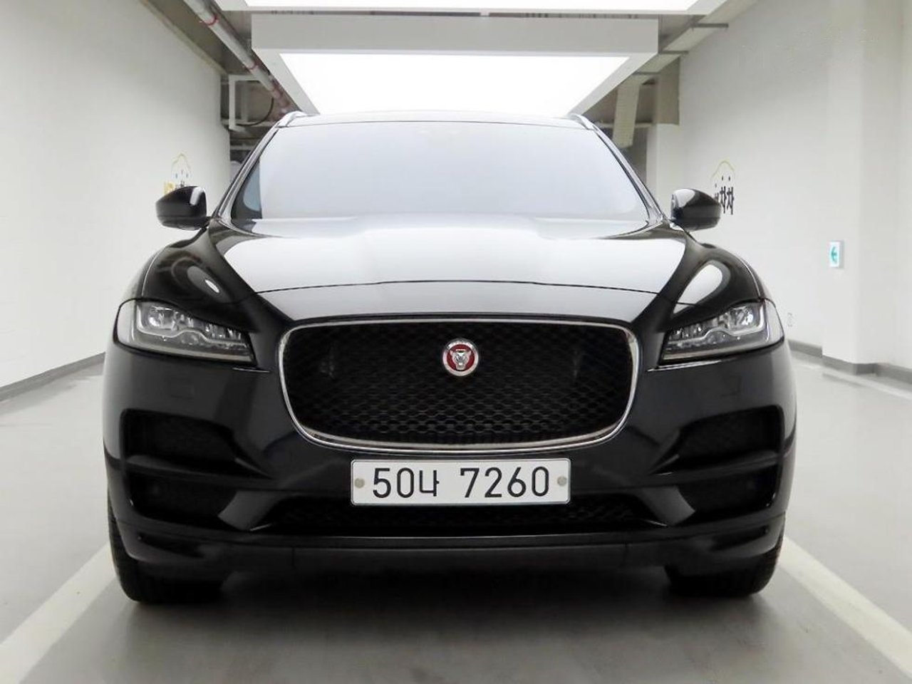 2019 Jaguar F, photo 1 of 1