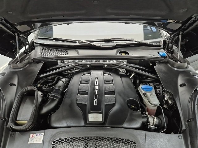 6101000167R5.jpg