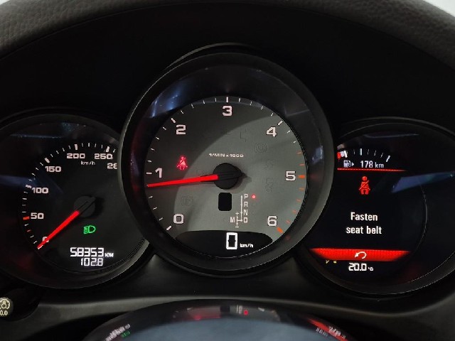 6101000167R6.jpg