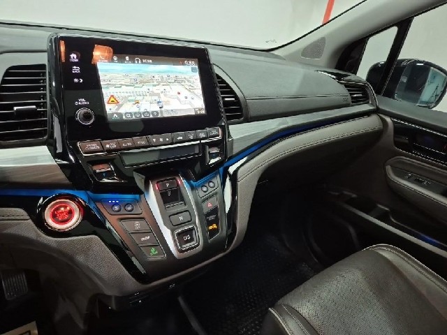 6101000083R10.jpg