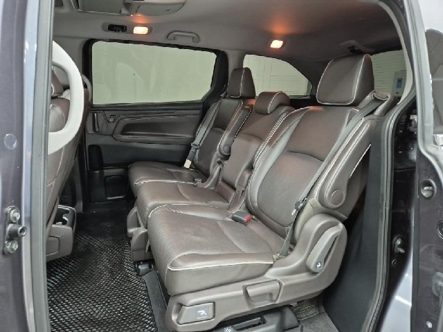 6101000083R12.jpg