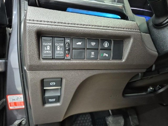6101000083R18.jpg
