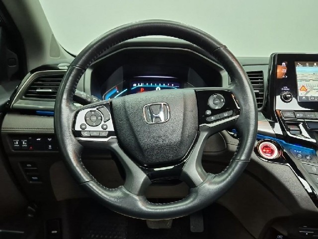 6101000083R9.jpg