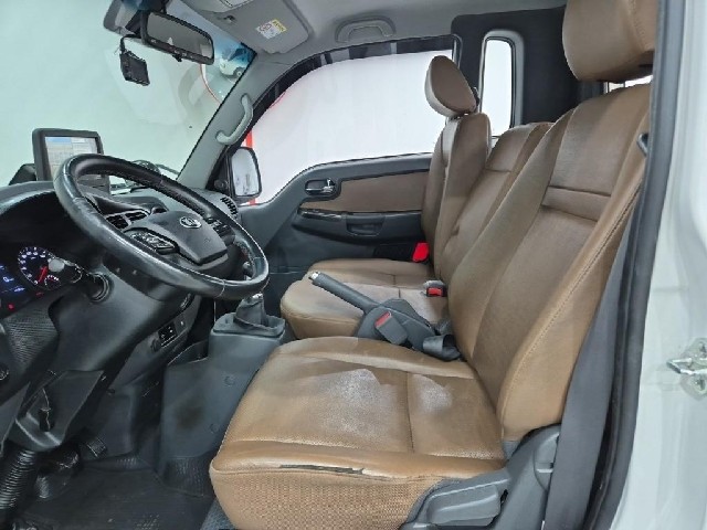 6101000060R10.jpg