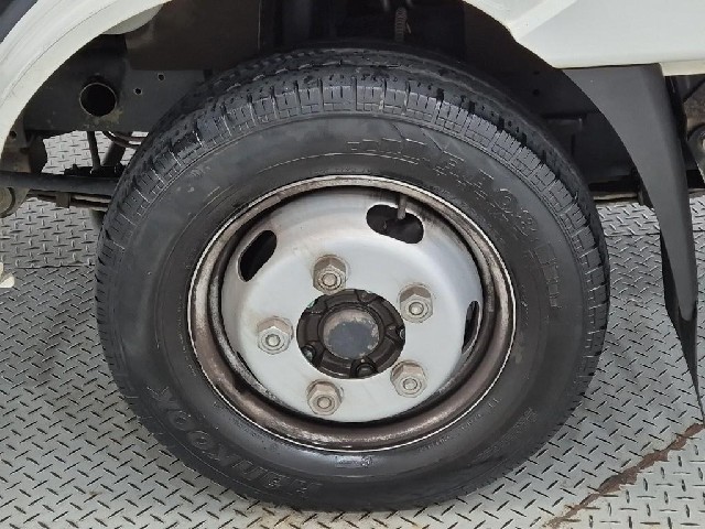 6101000060R18.jpg